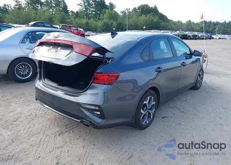 2021 Kia Forte Lxs z USA, uszkodzony, nr VIN 3KPF24AD4ME273680